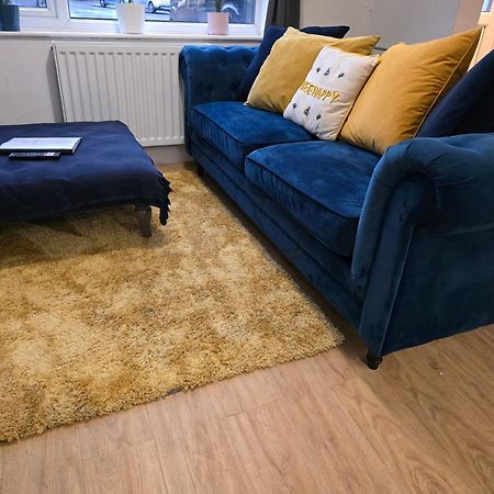 The Heart - Cosy 3 Bedroom House With Double Driveway And Garden In Manchester Kültér fotó