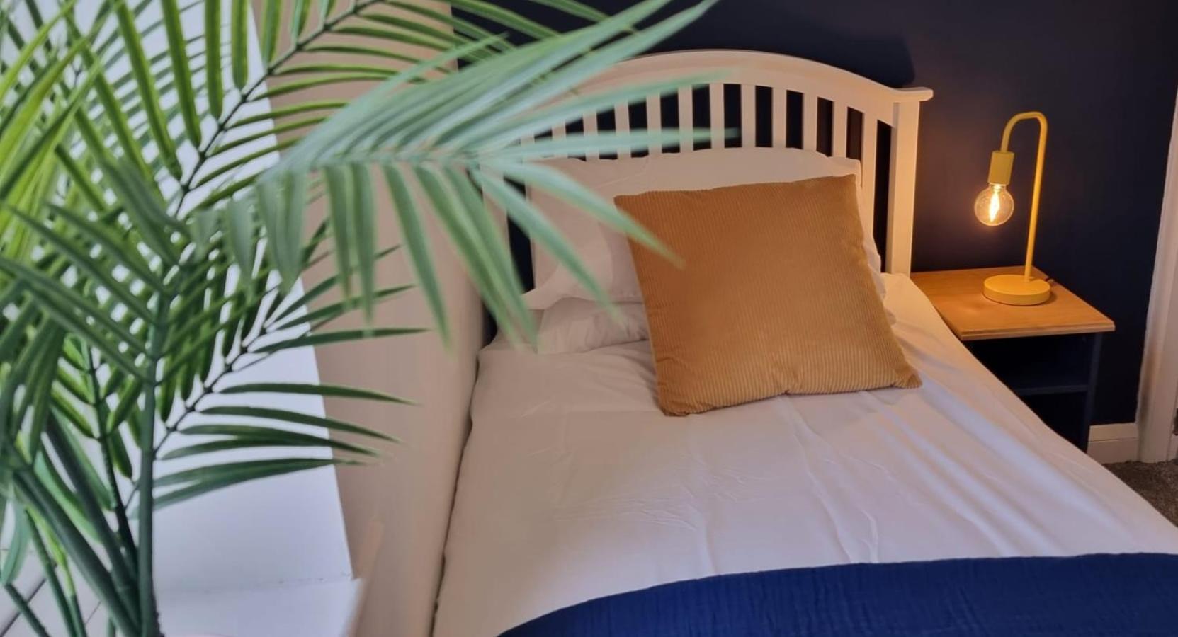 The Heart - Cosy 3 Bedroom House With Double Driveway And Garden In Manchester Kültér fotó