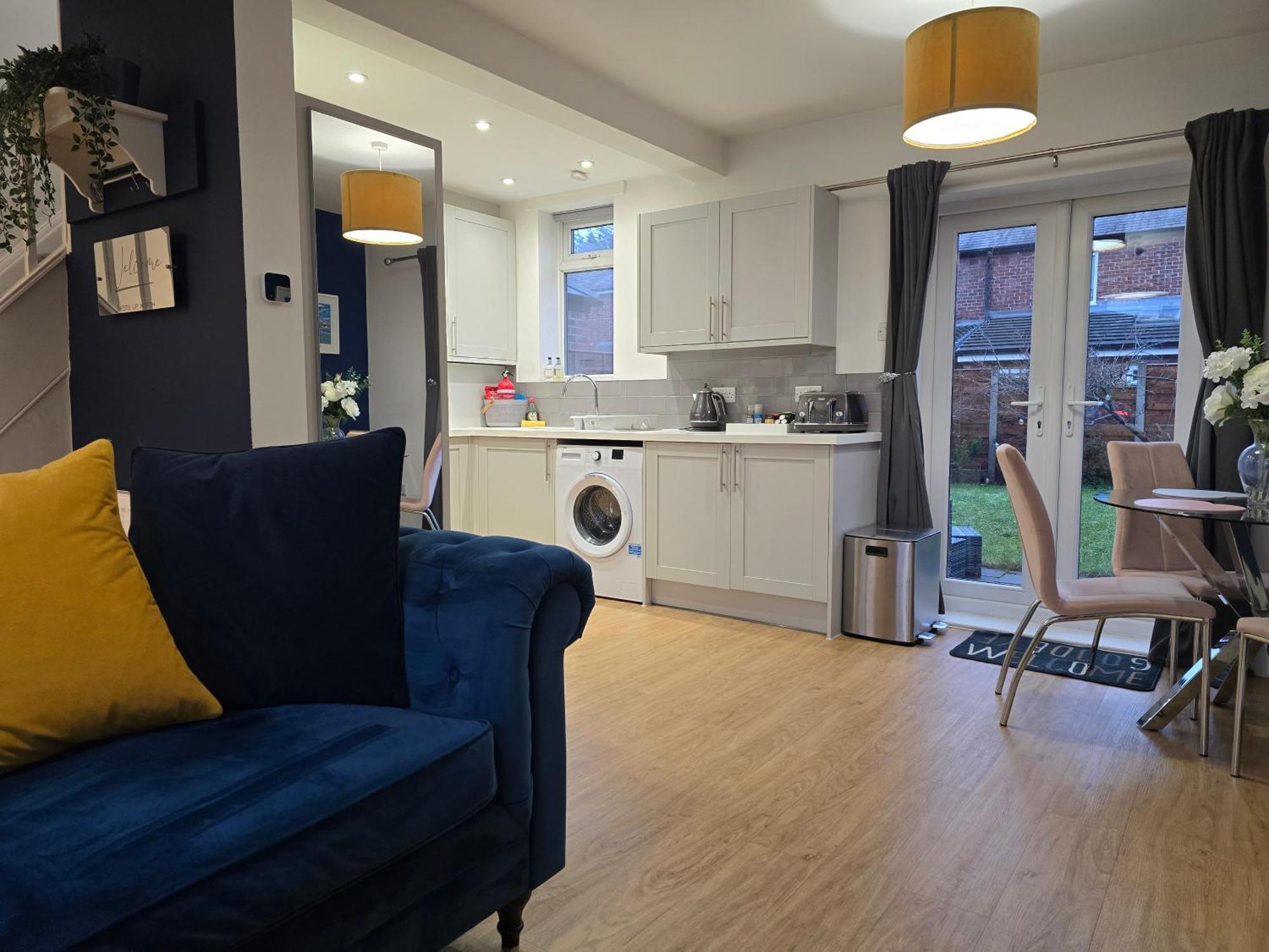 The Heart - Cosy 3 Bedroom House With Double Driveway And Garden In Manchester Kültér fotó